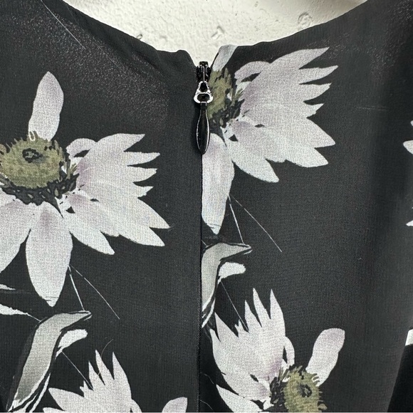 BeBe Women's Size 2 Black Banded Floral Printed GGT Romper NEW - Picture 12 of 16